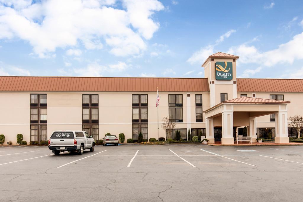 Quality Inn Valley - West Point Bagian luar foto