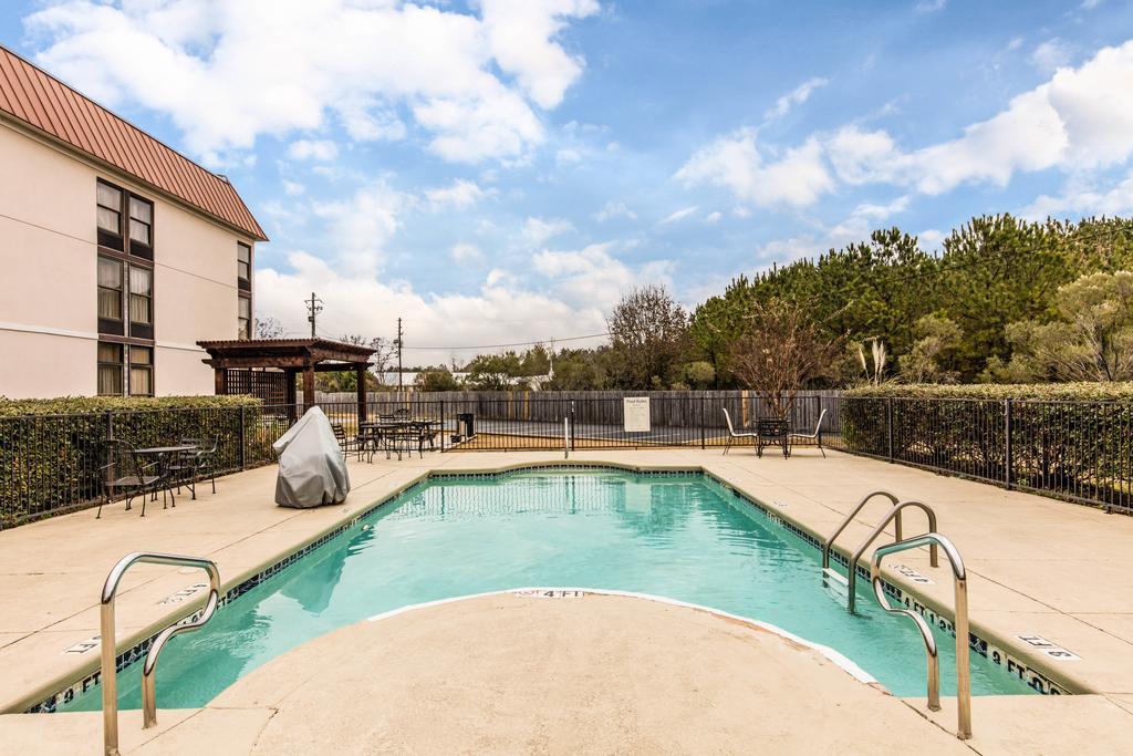 Quality Inn Valley - West Point Bagian luar foto