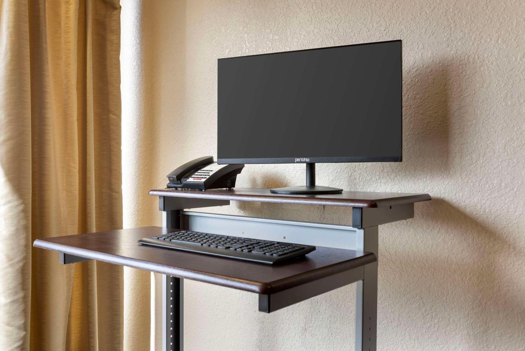 Quality Inn Valley - West Point Bagian luar foto