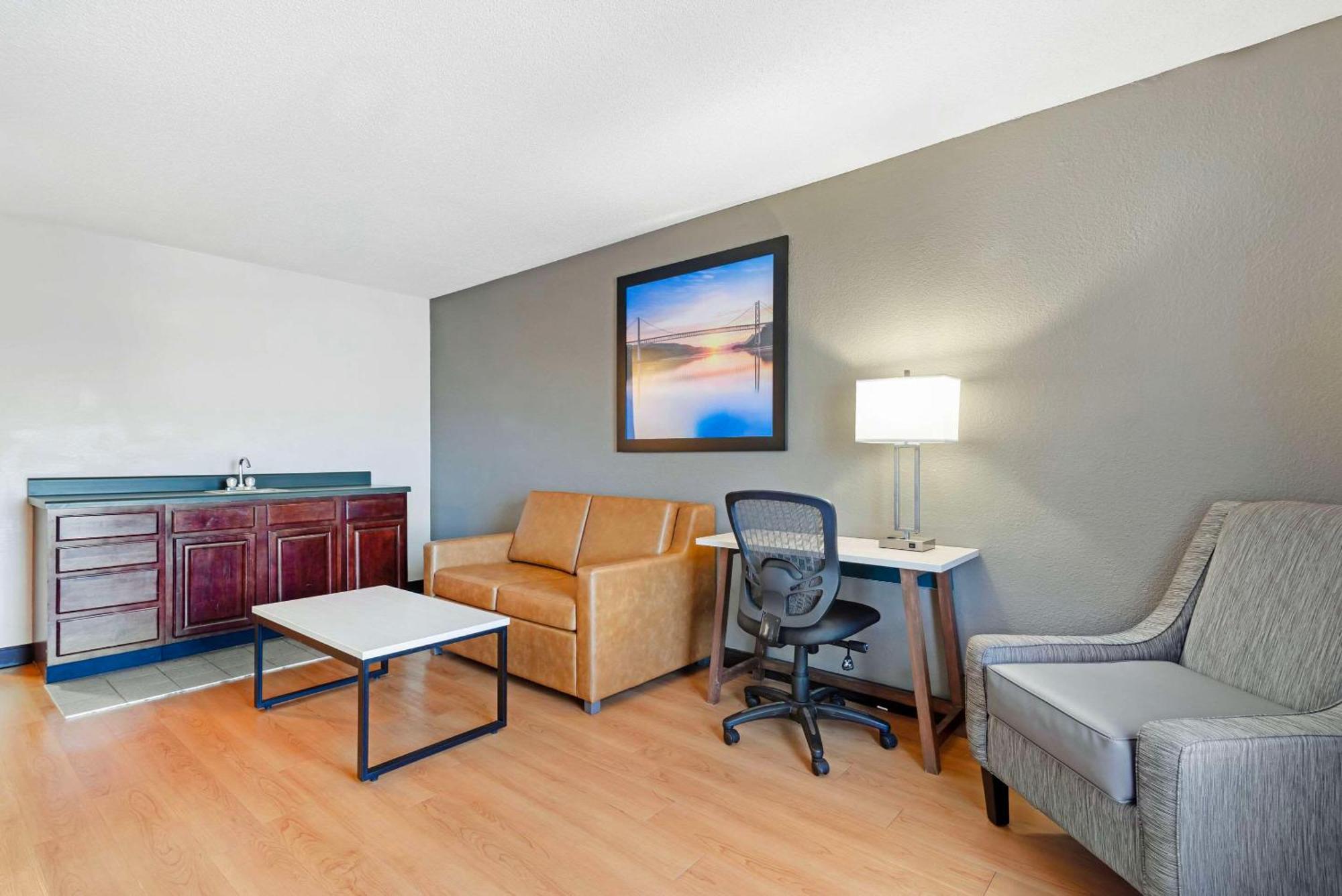 Quality Inn Valley - West Point Bagian luar foto