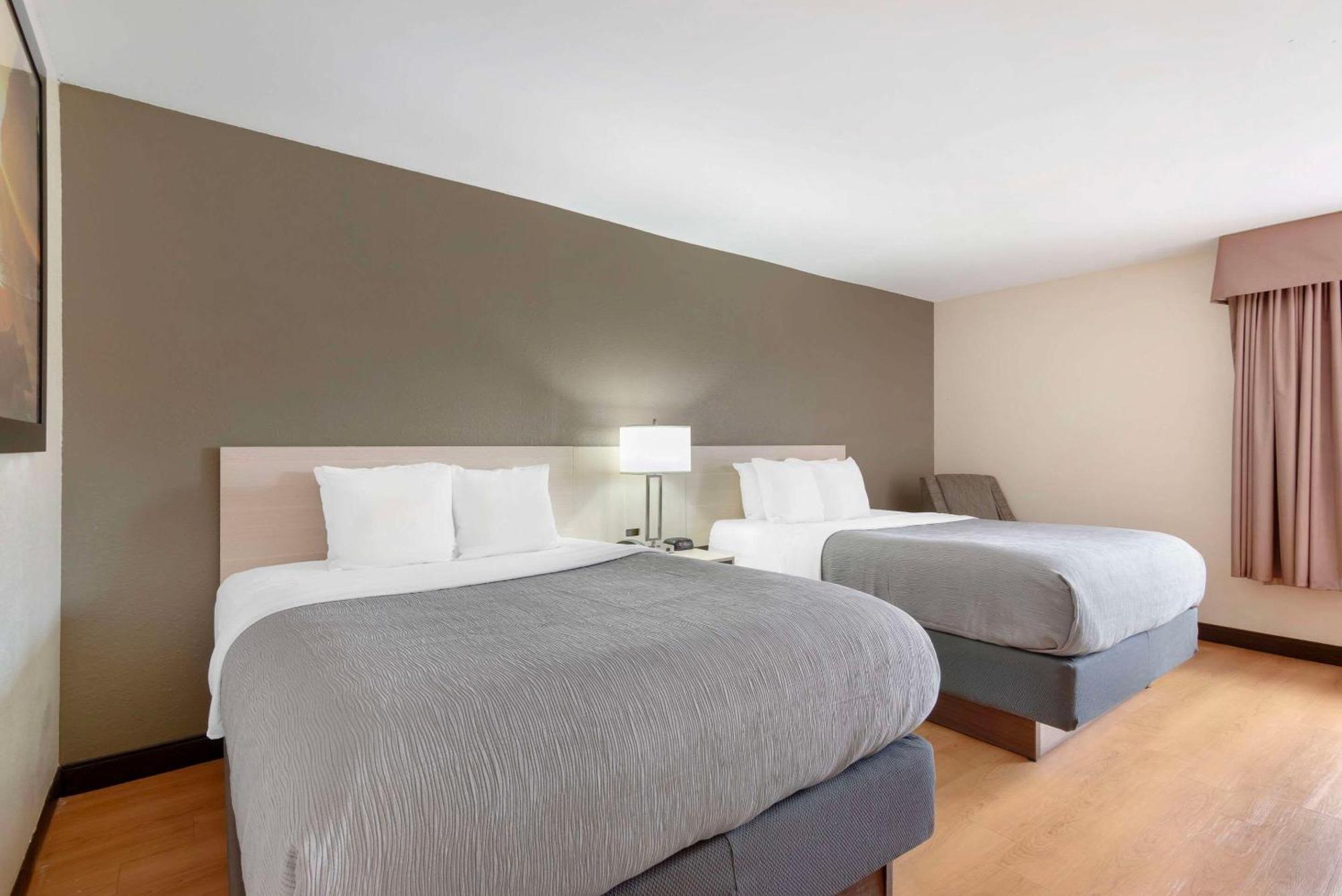 Quality Inn Valley - West Point Bagian luar foto