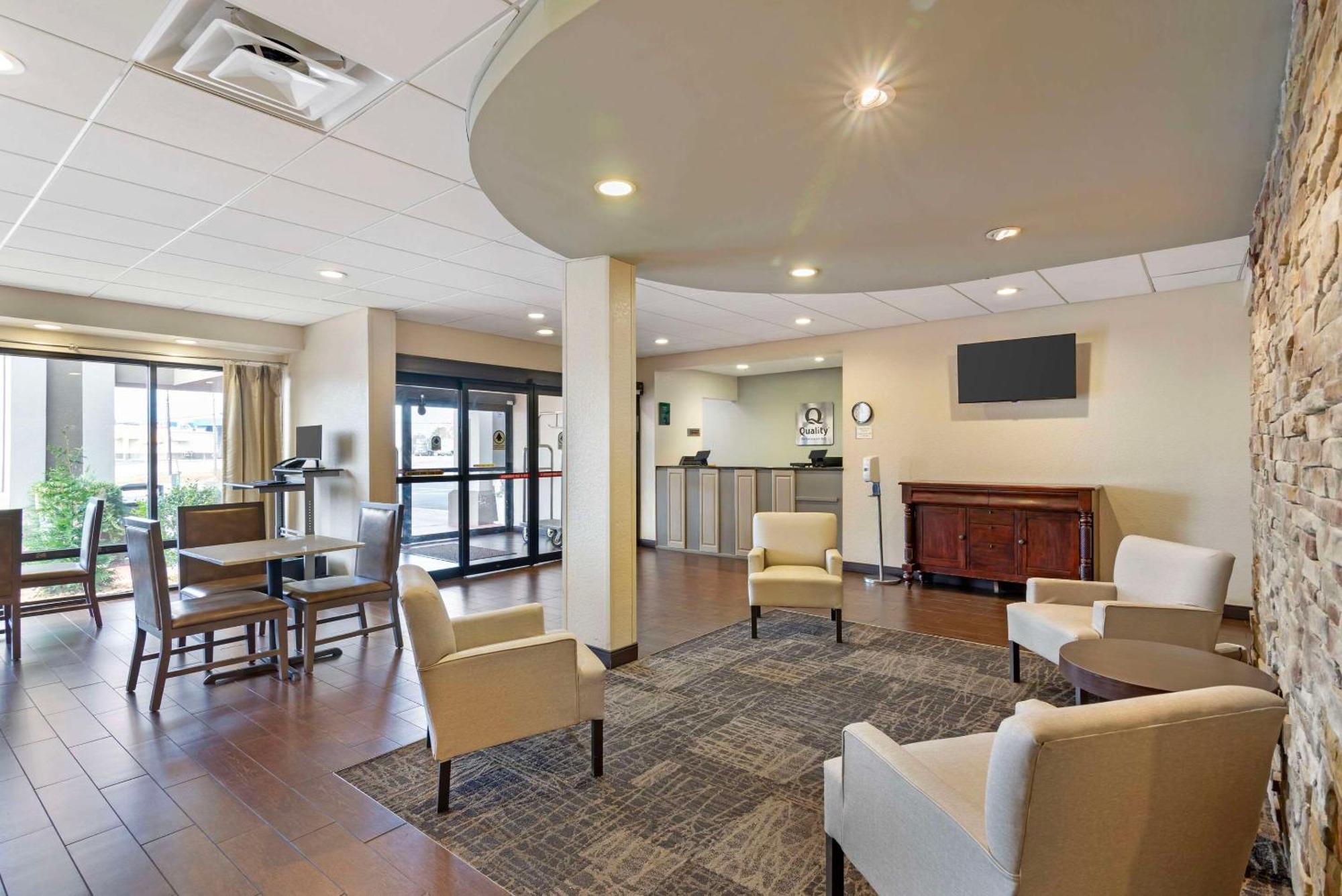 Quality Inn Valley - West Point Bagian luar foto