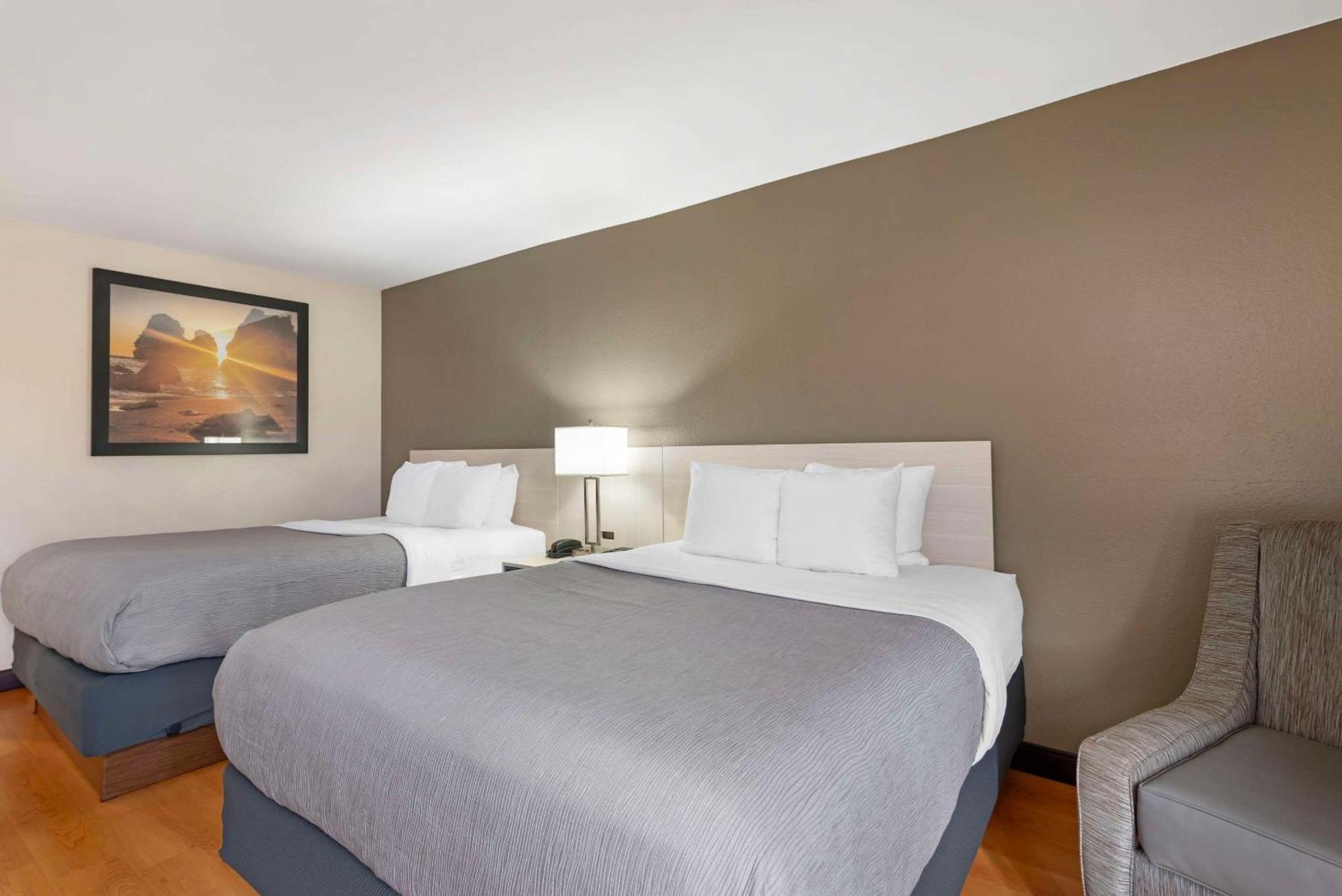 Quality Inn Valley - West Point Bagian luar foto