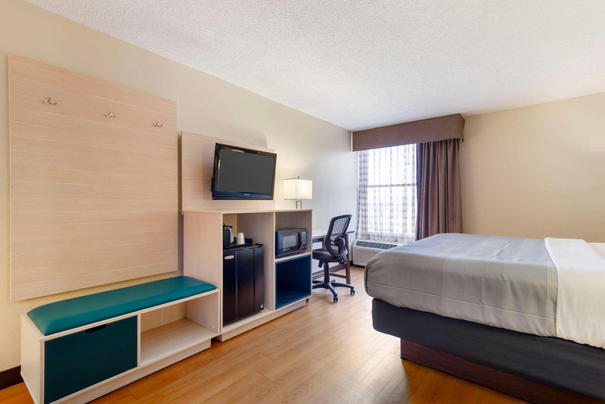 Quality Inn Valley - West Point Bagian luar foto