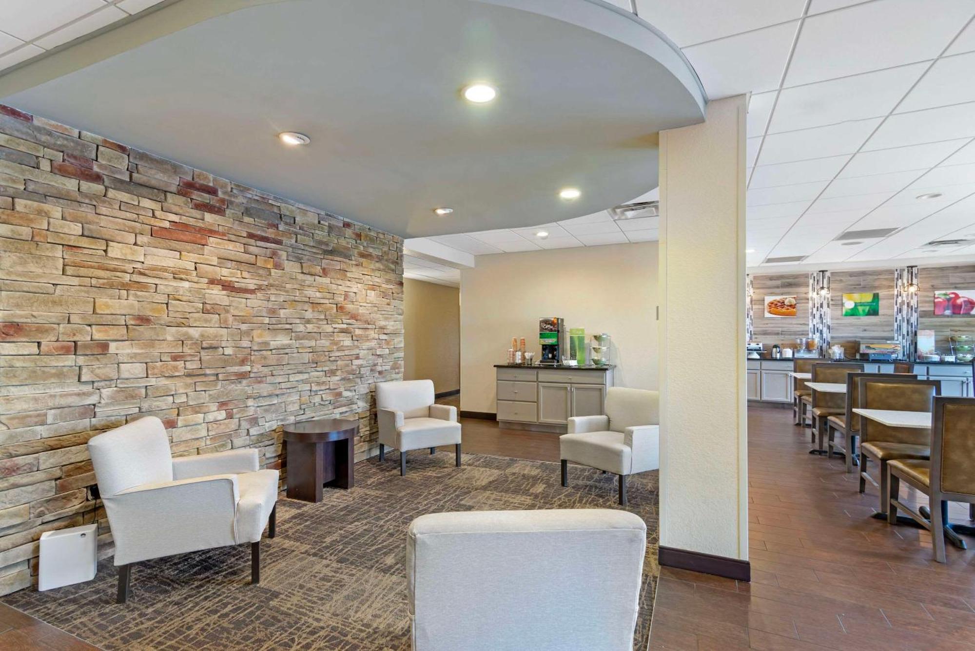 Quality Inn Valley - West Point Bagian luar foto