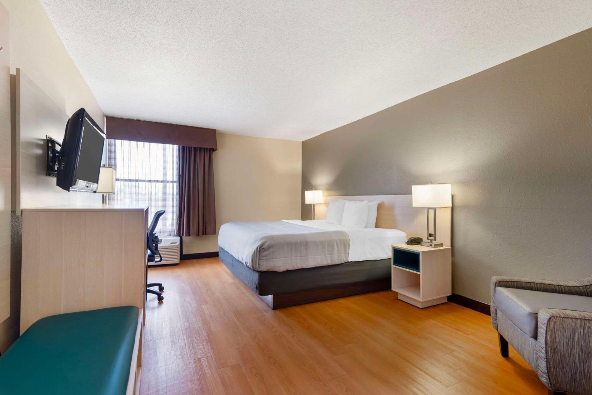 Quality Inn Valley - West Point Bagian luar foto