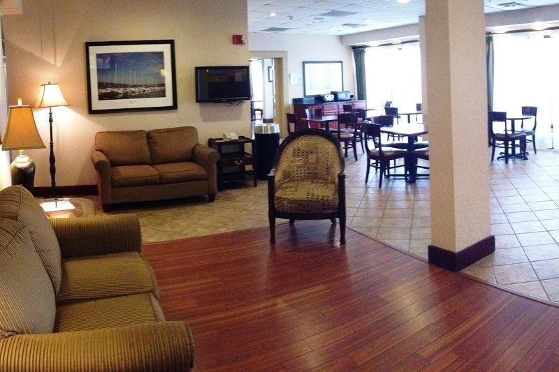 Quality Inn Valley - West Point Bagian luar foto